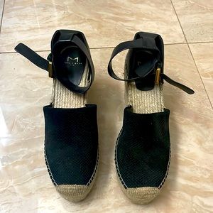 Marc fisher adorable cute for all the outings!!! 3” heal sandal black